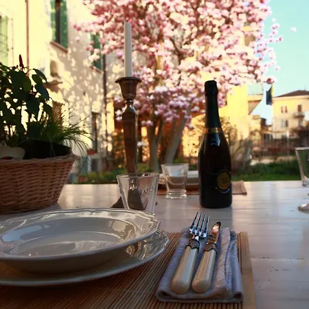 Alojamento de Acomodação e Pequeno-almoço La Magnolia *